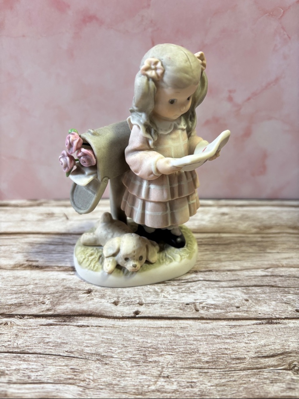 Enesco Hallmark 1998 “Signed,‎ Sealed And Delivered With Love” Figurine #0110